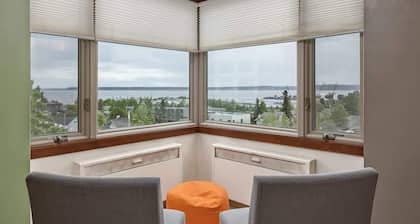 Artsy 1 Bedroom Condo with the Views to the Inlet!