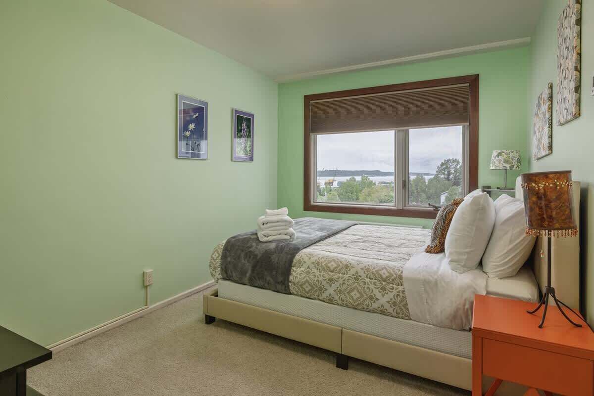 1 habitación, tabla de planchar con plancha, wifi y ropa de cama 