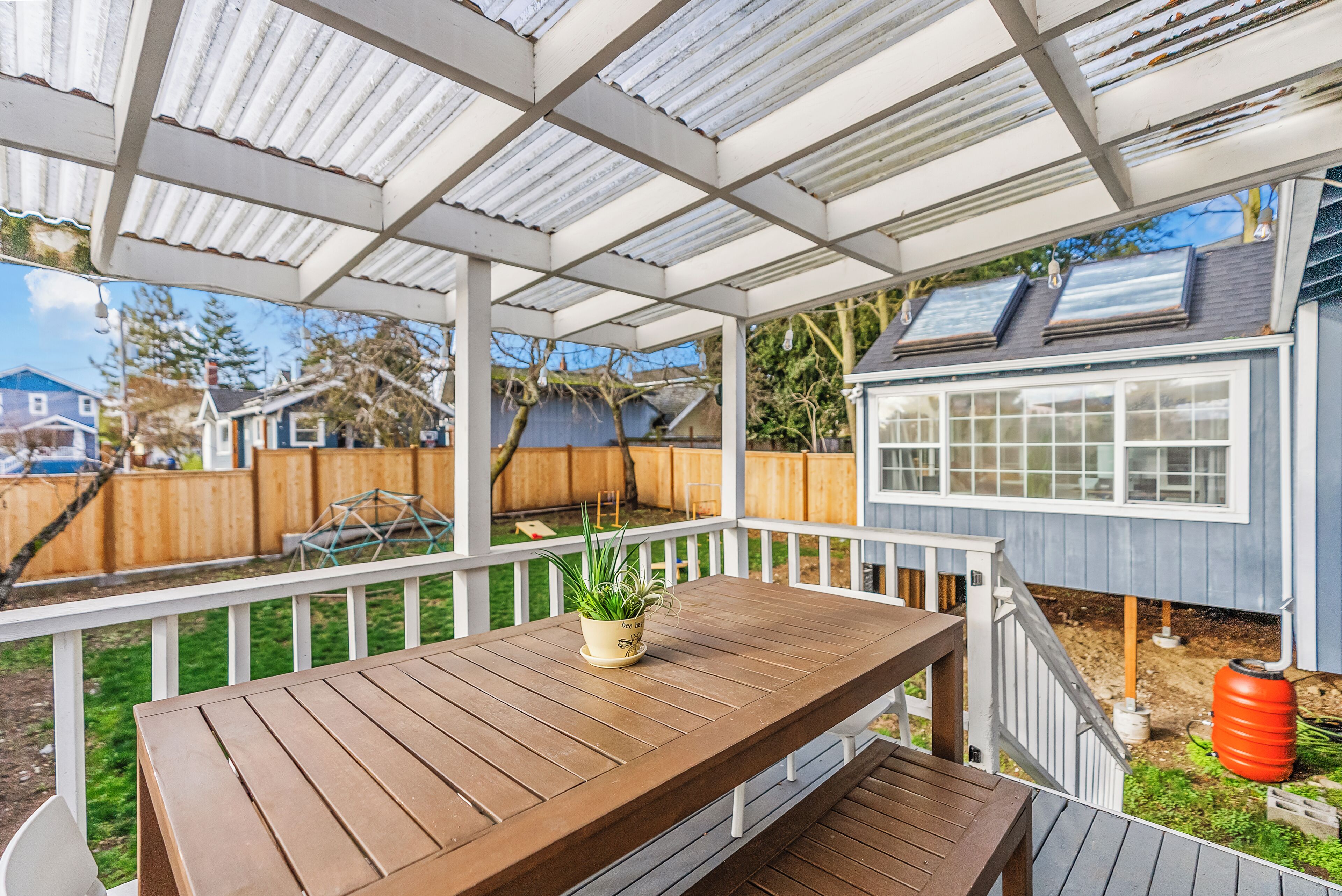 Dine al-fresco on the balcony or enjoy beverages while the kids play in the yard
