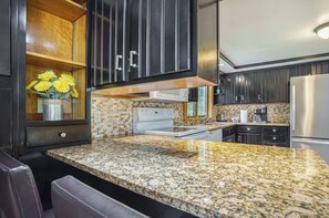 Private kitchen - Lovely Lakehouse by Grand Traverse Bay. Pet Friendly! (Traverse City)