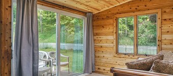 Lovely Lakehouse by Grand Traverse Bay. Pet Friendly!