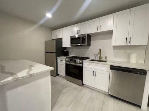 Charming 1BR Suite in the Heart of Montrose - World Class Restaurants and Bars