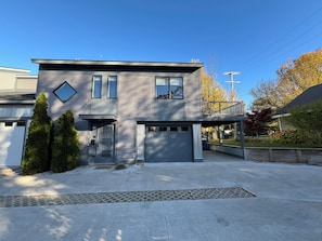 Exterior - SUNSET PLACE (Grand Haven)