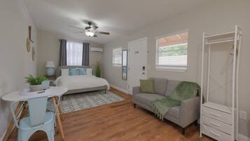 Desk, WiFi, bed sheets