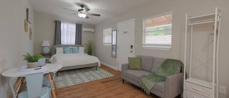 Desk, WiFi, bed sheets