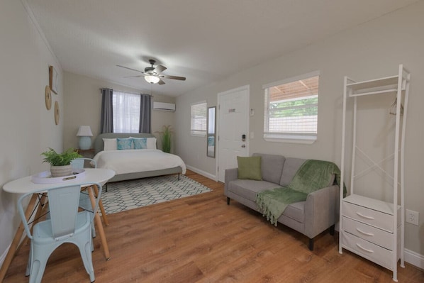 1 bedroom, WiFi, bed sheets