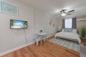 1 bedroom, desk, WiFi, bed sheets