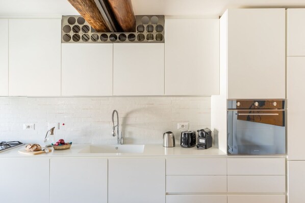 Private kitchen - iFlat | Modern & Sunny Apt in the Center of Rome (Roma)