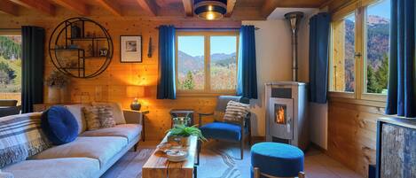 TV, fireplace, stereo