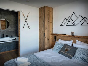 4 Schlafzimmer, Schreibtisch, Bügeleisen/Bügelbrett, WLAN