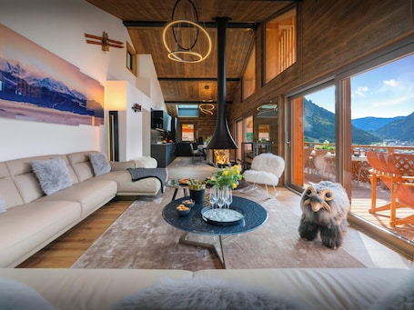 Téléviseur, foyer, chaîne audio. Penthouse Barbossine - Taste of luxury for 10 in the Alps - OVO Network