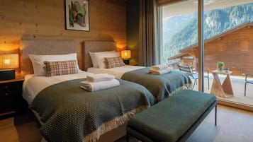 5 chambres, fer et planche à repasser, Wi-Fi, draps fournis