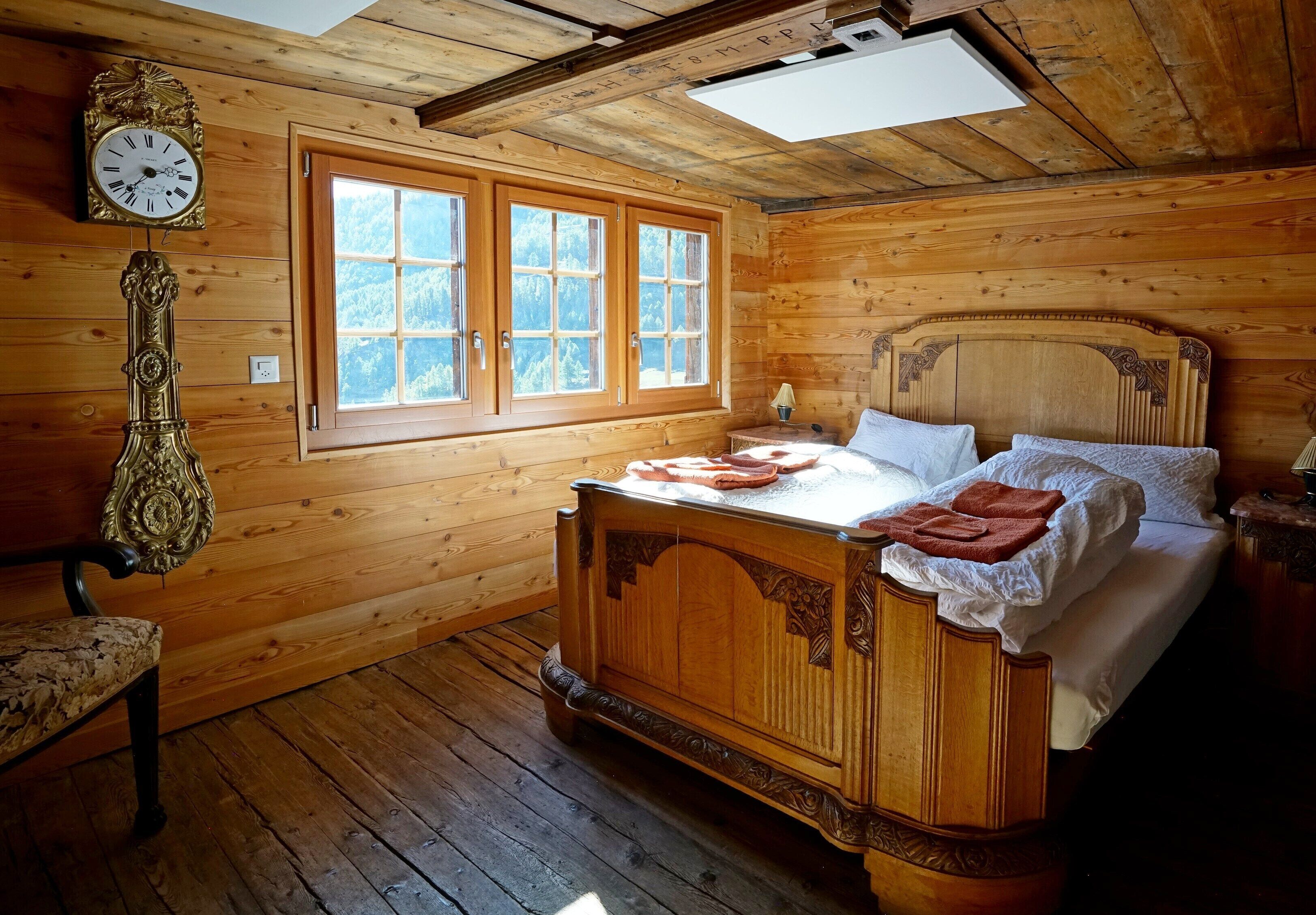 2 多间卧室、免费 WiFi、床单