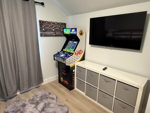 Games room - Home on Gardner (Spokane)