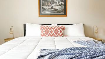 1 bedroom, desk, free WiFi, bed sheets