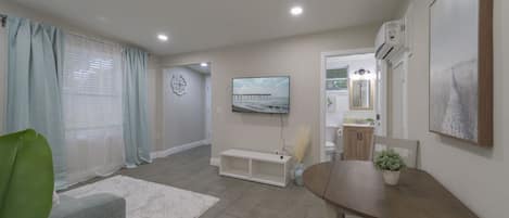 1 slaapkamer, een bureau, wifi, beddengoed