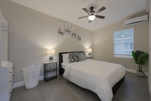 1 bedroom, desk, WiFi, bed sheets