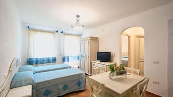 1 bedroom, bed sheets