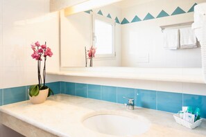 Dusche, Bidet, Handtücher