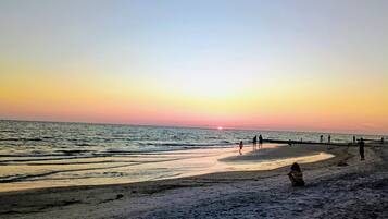 Sun-loungers, beach towels