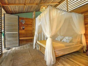 1 bedroom, bed sheets - Double Room with Terrace (Cahuita)