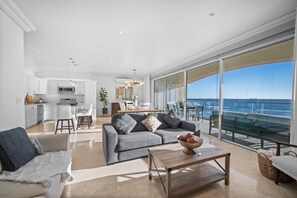 Smart TV, books - Luxury Ocean Front Modern Condo in Rosarito BC (Rosarito)