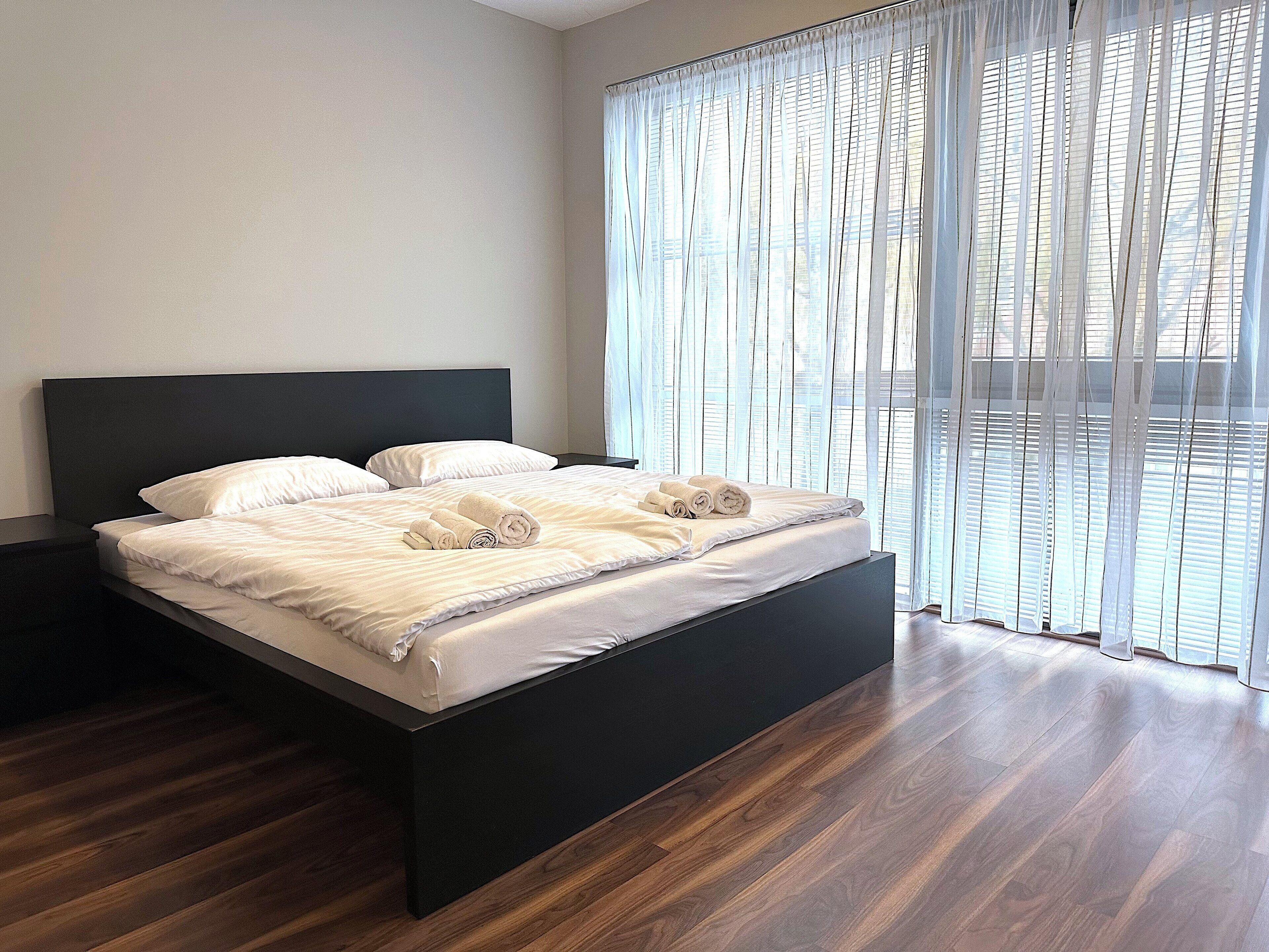 2 bedrooms, iron/ironing board, WiFi, bed sheets
