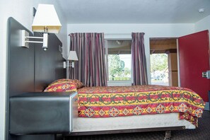 1 bedroom, desk, laptop workspace, free WiFi