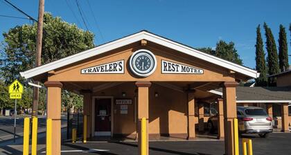Travelers Rest Motel