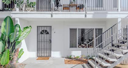 King Suite -Steps to Beach & Close to Restaurants and Shops