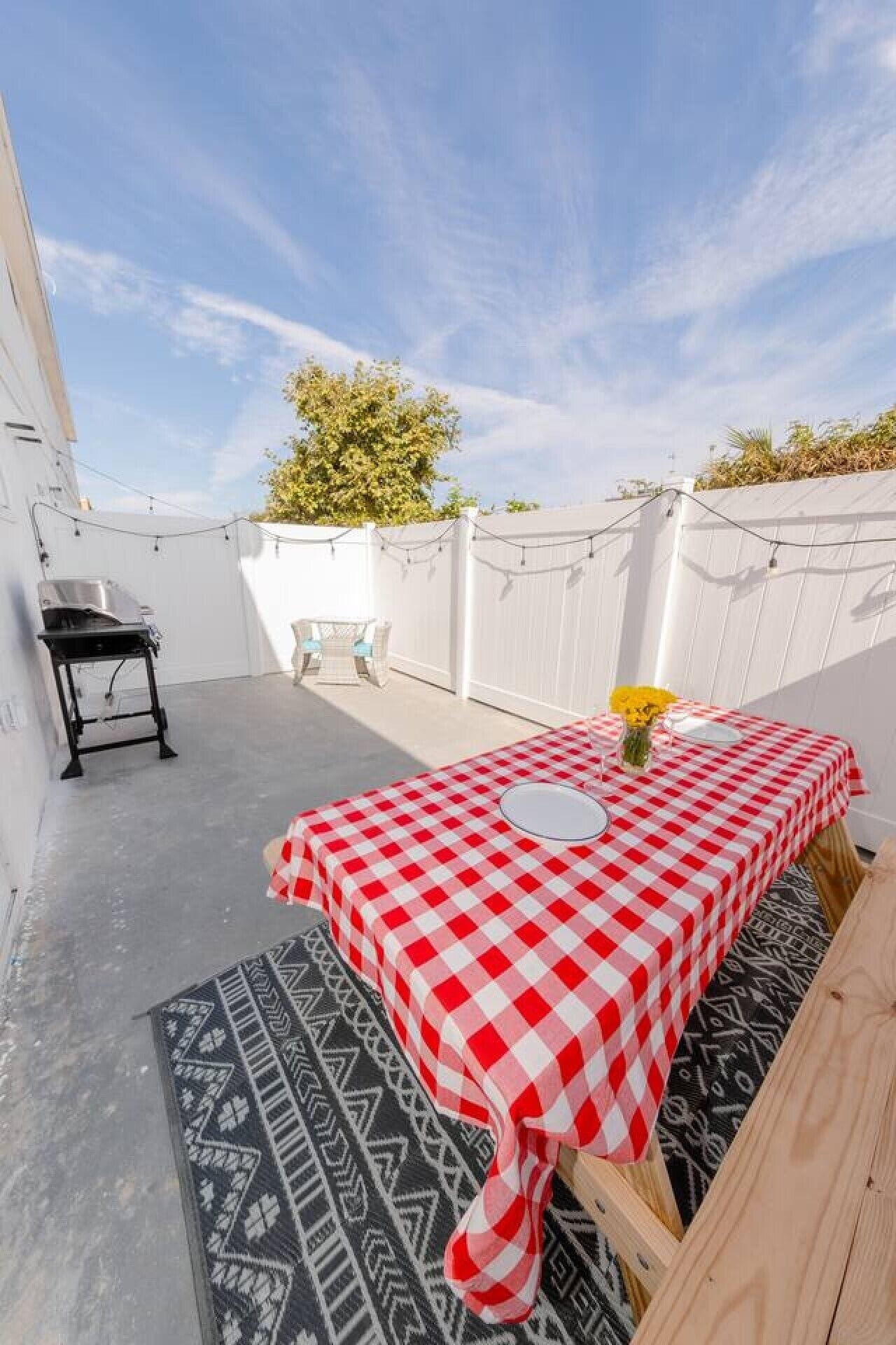 Outdoor dining