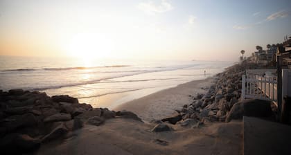 Private Patio - Grill - King Suite - Steps to Sand