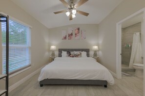 Desk, WiFi, bed sheets