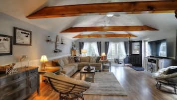 TV connectée, jeux vidéo, baby-foot, vidéothÚque