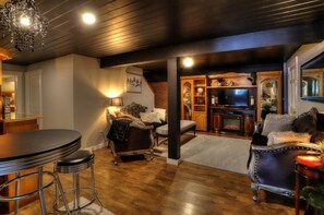 Interior - Beautiful Spacious Well-Stocked Home in Downtown Rangeley. Pet & Family Friendly (Rangeley)