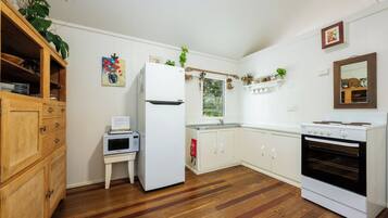 Frigorífic, microones, forn i placa de cuina