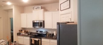 Charming 2-bedroom house,AC, WiFi in tranquil Vero Beach, access to kitchen!
