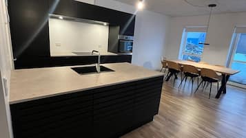 Business Apartment | Private kitchen | Electric kettle, griddle, eco-friendly cleaning products