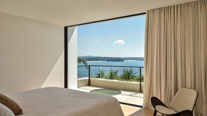 5 bedrooms, desk, iron/ironing board, free WiFi