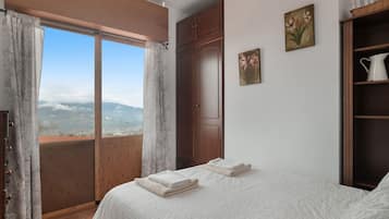 4 bedrooms, free WiFi, bed sheets