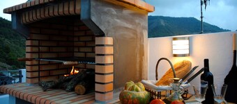 Country House 'Can Pitu' with Mountain View, Private Terrace and Air Conditioning