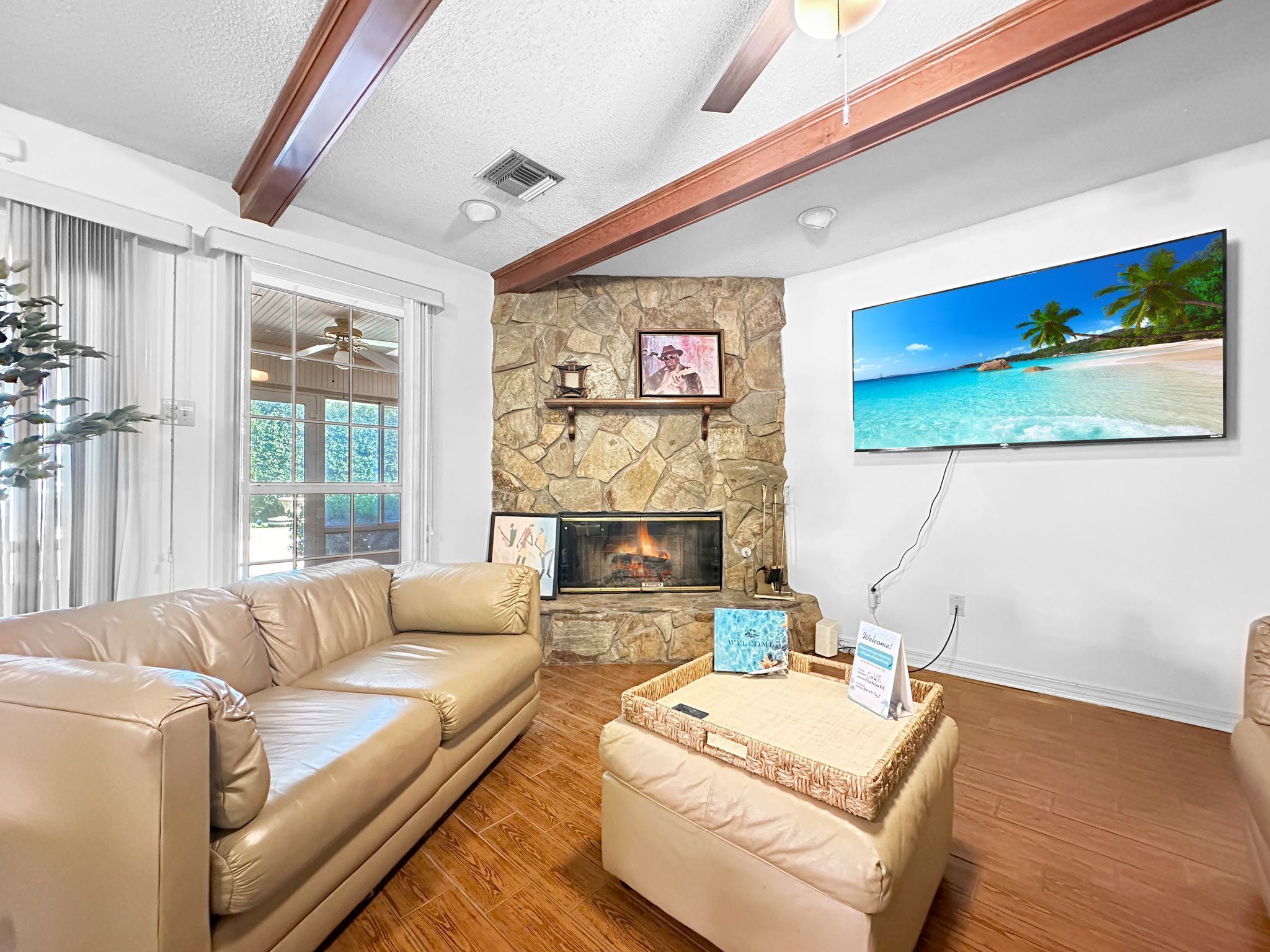 智能電視、壁爐、乒乓球設施