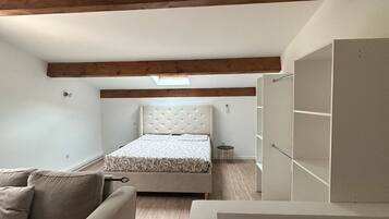 1 bedroom, iron/ironing board, free WiFi