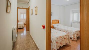 6 sovrum och sÀngklÀder