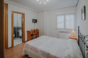 6 bedrooms, bed sheets