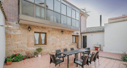 Country House 'El Humilladero' with Private Terrace