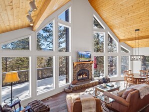 スマートテレビ、暖炉、プリンター