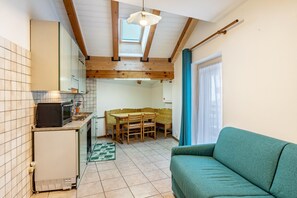 TV - Apartment 'Appartamento Condominio Genziana' with Mountain View, Balcony and Wi-Fi (Dimaro Folgarida)