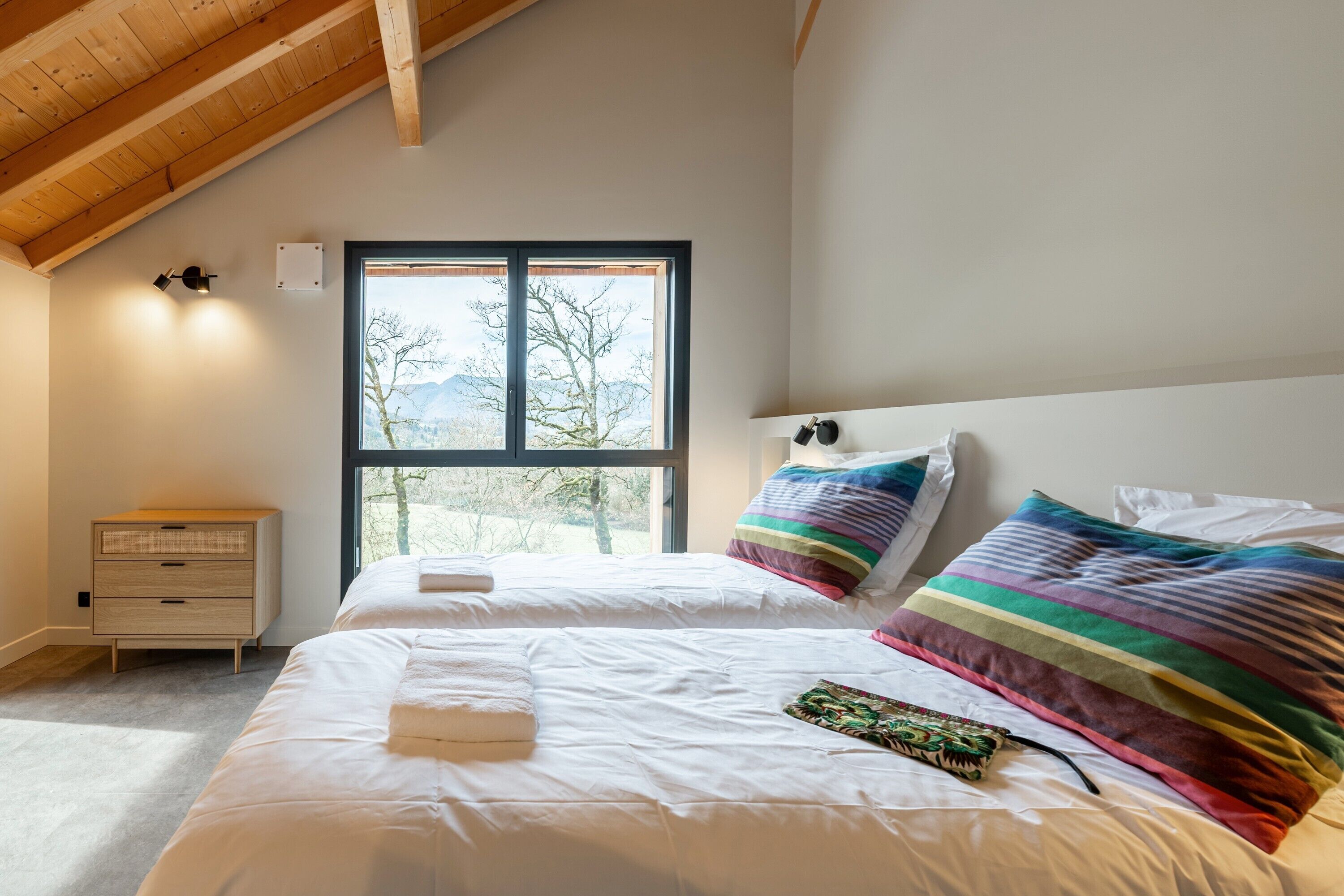 5 slaapkamers, een strijkplank/strijkijzer, gratis wifi, beddengoed