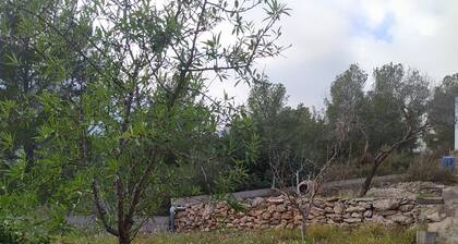 Casa de vacaciones 'La Caseta D'Amparo' con vistas a la montaña, terraza privada y Wi-Fi